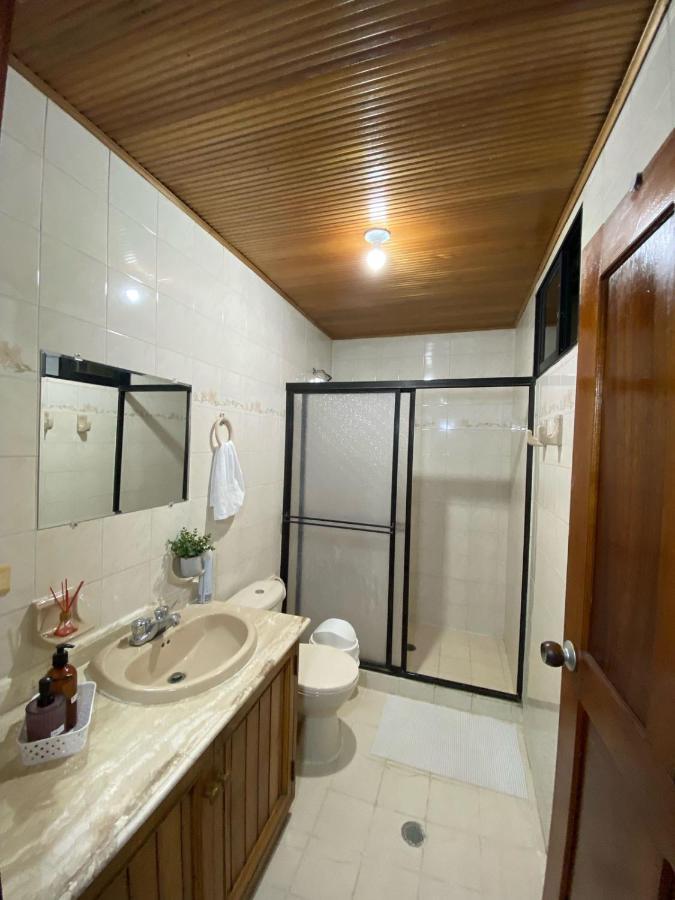 Habitaciones Independientes Cerca Al Aeropuerto 3 Картахена Экстерьер фото